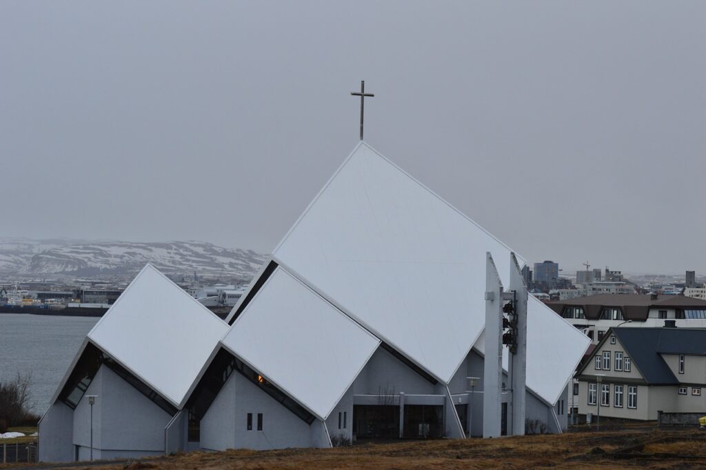 iceland, church, nature-3677014.jpg